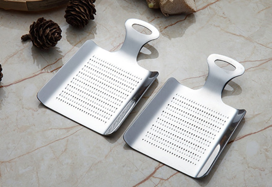 Stainless Steel Kitchen Garlic Press – Manual Masher for Home Cooking